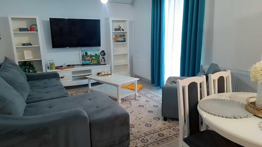 Apartament cu 2 camere decomandat în Central