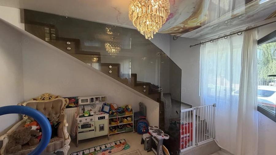 Casă cu 5 camere cu Teren 457 Mp în Ciorogârla