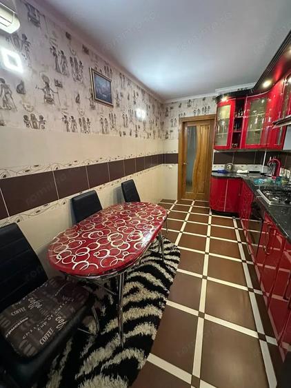 Apartament cu 3 camere în Badea Cârțan