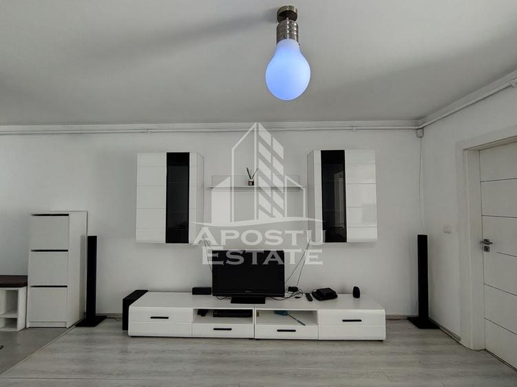 Apartament cu 2 camere semidecomandat, mobilat în Giroc