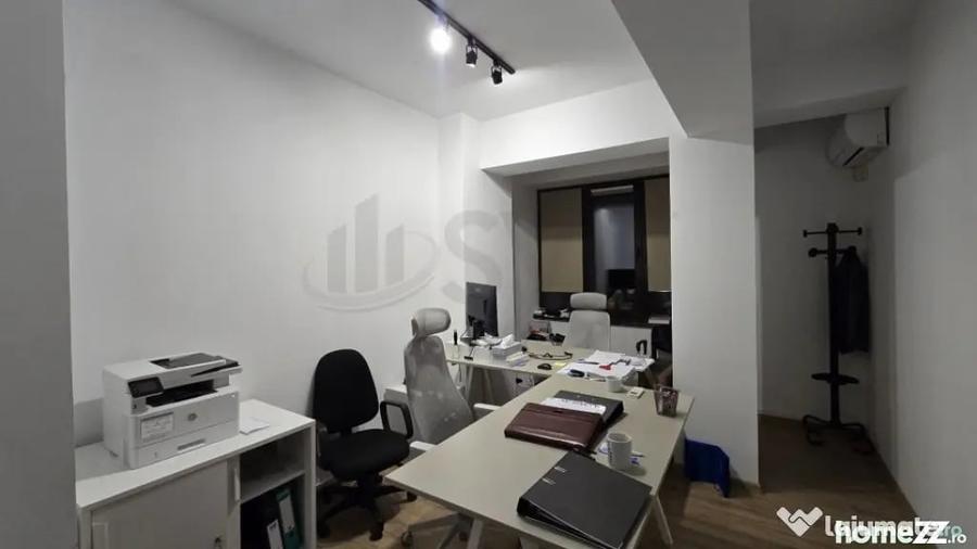 Casă cu 7 camere cu Teren 300 Mp în Domenii