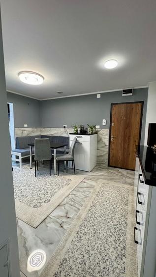 Apartament cu 2 camere decomandat în Petros