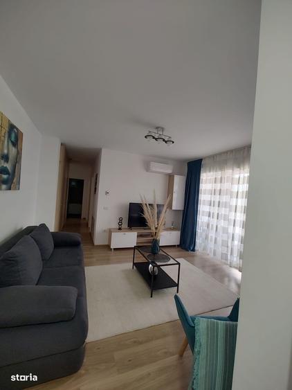 Apartament cu 3 camere, mobilat în Central