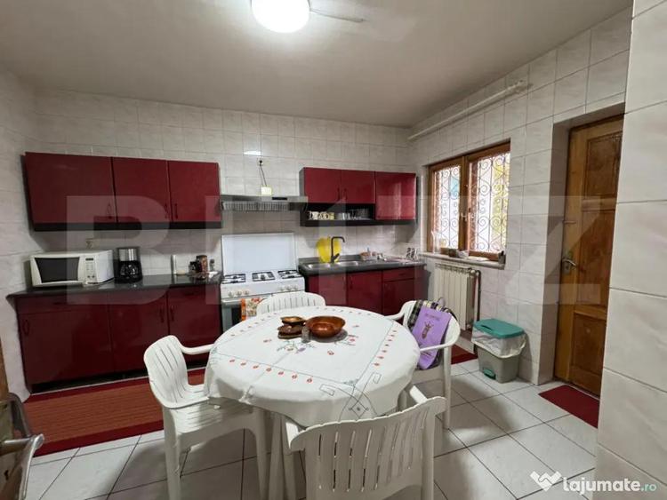 Casă cu 5 camere cu Teren 163 Mp în Siloz