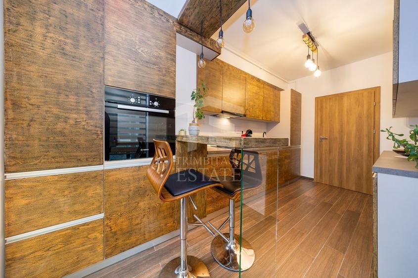 Apartament cu 2 camere semidecomandat, mobilat în Tractorul
