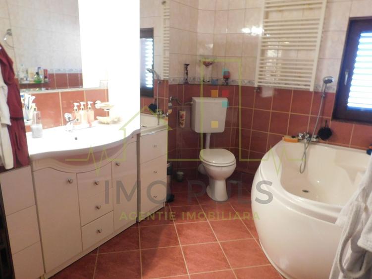 Casă individuală cu 4 camere cu Piscina în Braytim