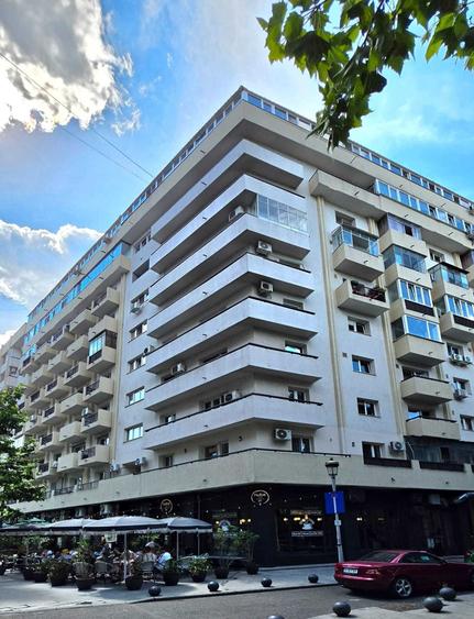 Apartament cu 4 camere decomandat în Universitate