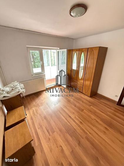 Apartament cu 4 camere decomandat în Calea București