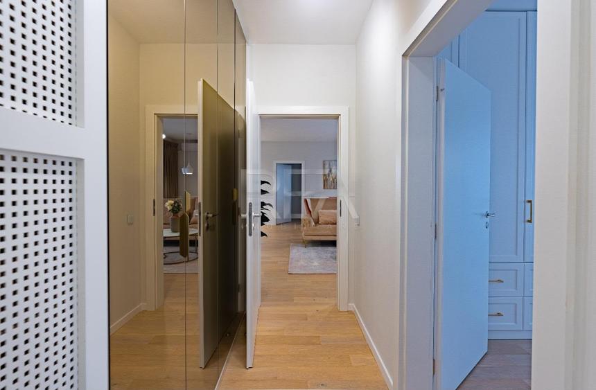 Apartament cu 3 camere semidecomandat, mobilat în Tineretului