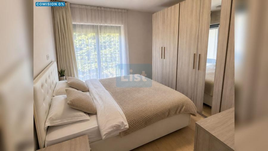 Apartament cu 3 camere semidecomandat în Borhanci