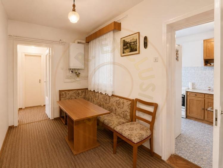 Apartament cu 3 camere semidecomandat, mobilat în Careiului