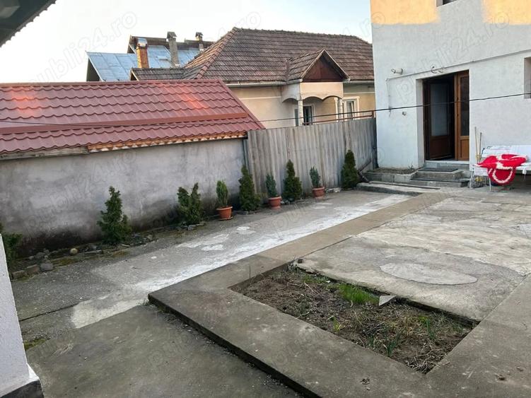 Casă cu 4 camere cu Teren 150 Mp în Central