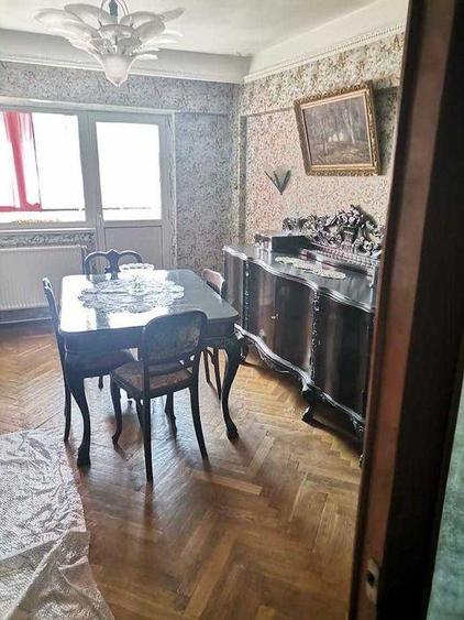 Apartament cu 3 camere decomandat, mobilat în Școlilor