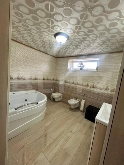 Casă individuală cu 8 camere cu Teren 450 Mp în Zărnești