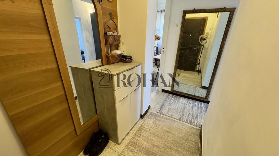 Apartament cu 3 camere decomandat în Cetate