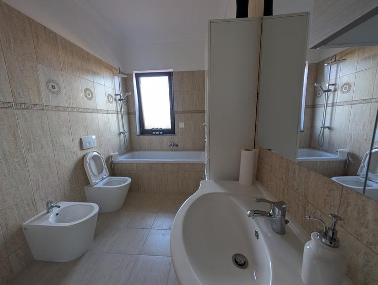 Casă individuală cu 3 camere cu Canalizare în Șerbănești