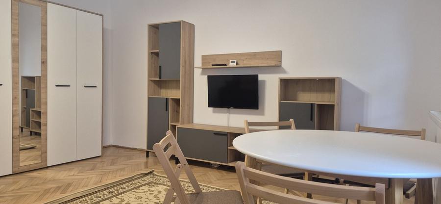 Apartament cu 2 camere decomandat în Drumul Carului