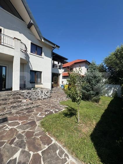 Casă individuală cu 4 camere cu Canalizare în Centura