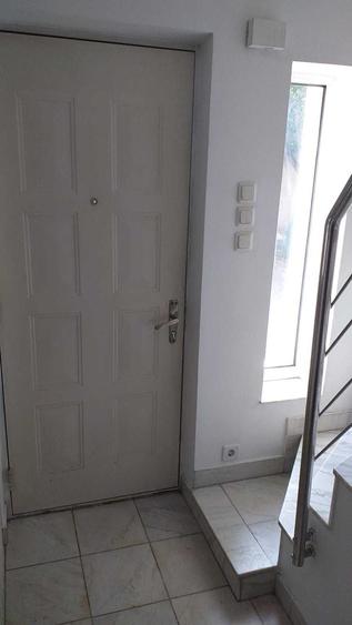 Casă cu 4 camere cu Teren 250 Mp în Giulești