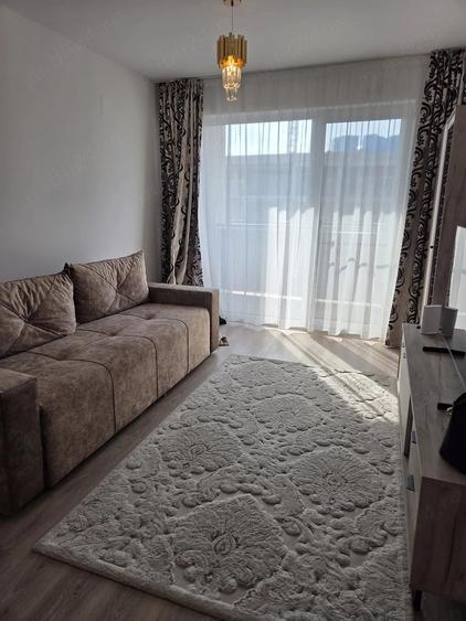 Apartament cu 2 camere decomandat în Tractorul