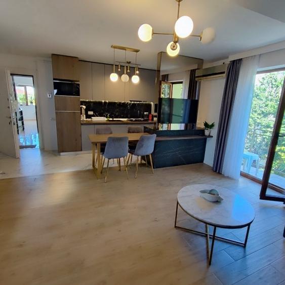 Apartament cu 2 camere, mobilat în Faleza Nord