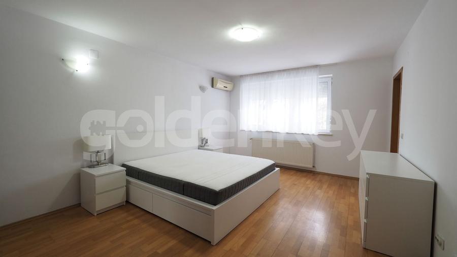 Duplex cu 4 camere cu Canalizare în Iancu Nicolae