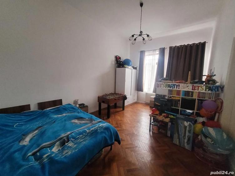 Apartament cu 3 camere semidecomandat în P-ța Maria
