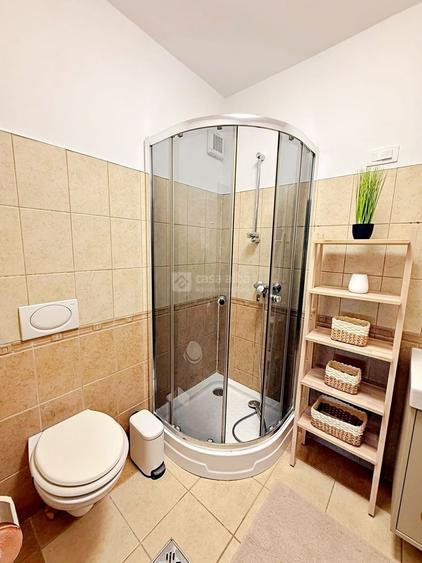 Apartament cu 2 camere decomandat, mobilat în Central