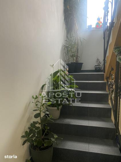 Casă cu 5 camere cu Teren 1000 Mp în Sacoșu Turcesc