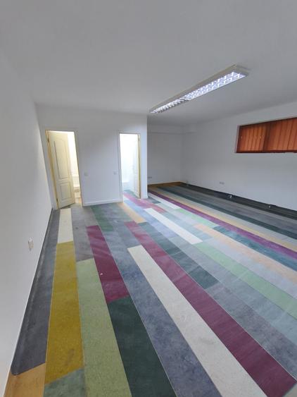Spațiu comercial, de 85 mp, în Florești