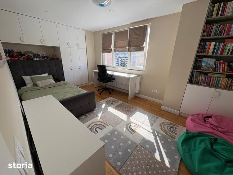 Apartament cu 4 camere în Plopilor