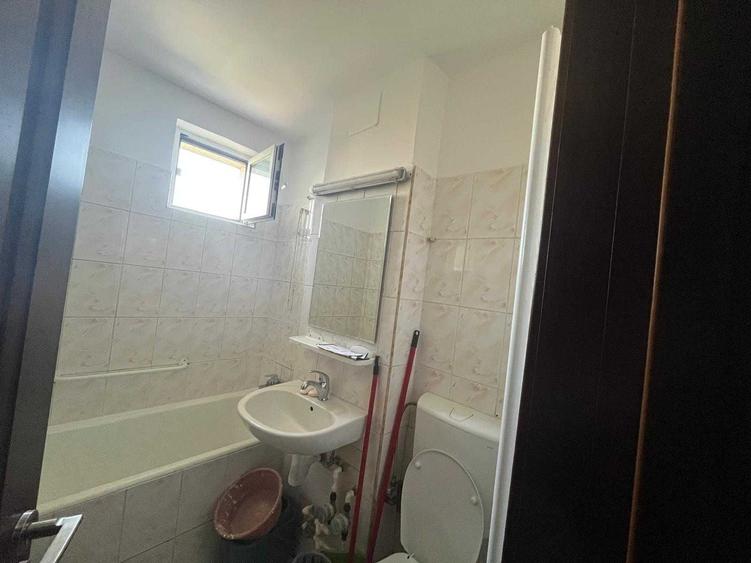Apartament cu 2 camere decomandat în Berceni