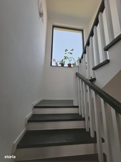 Casă cu 4 camere în Florești