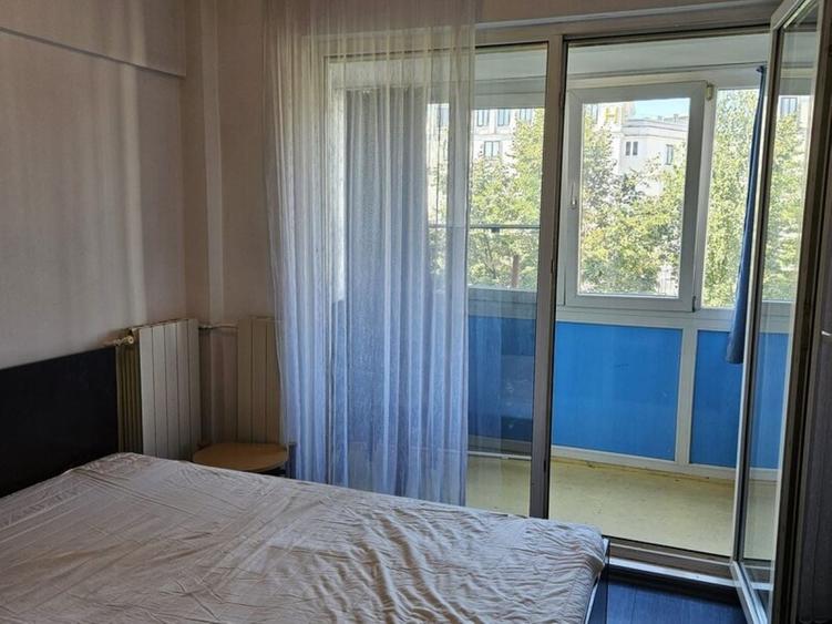 Apartament cu 2 camere semidecomandat în Calea Victoriei