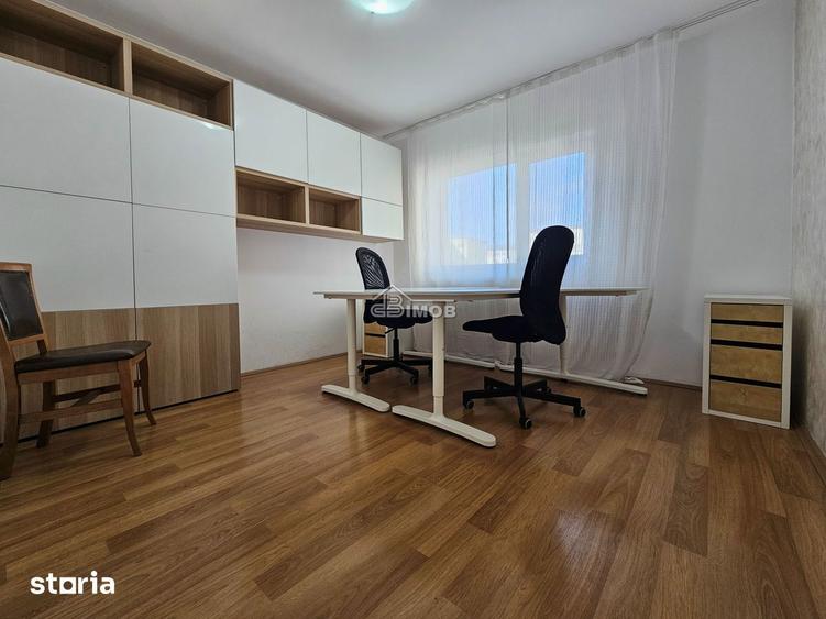 Apartament cu 3 camere decomandat în Micro 11