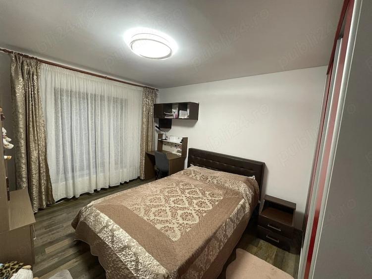 Apartament cu 3 camere decomandat în Granit