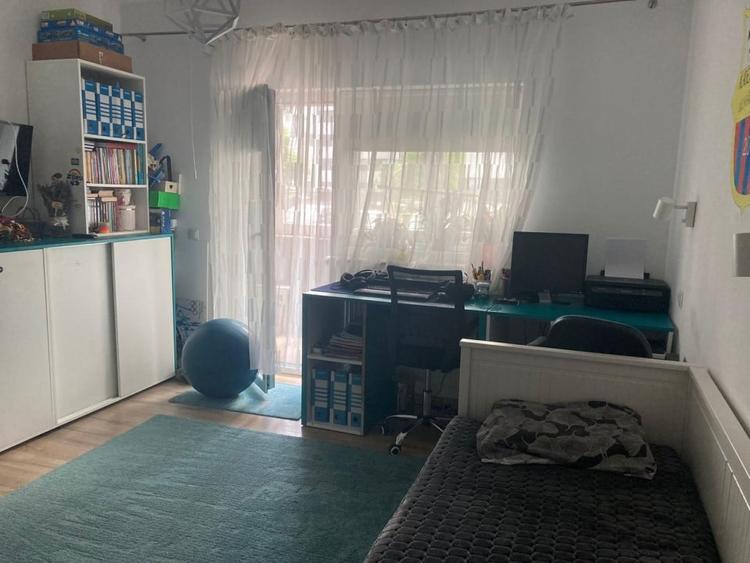 Apartament cu 2 camere semidecomandat, mobilat în Florești