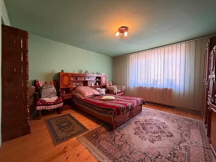 Casă individuală cu 5 camere cu Canalizare în Chișoda