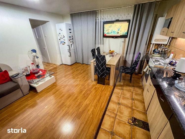 Apartament cu 3 camere decomandat, mobilat în Central