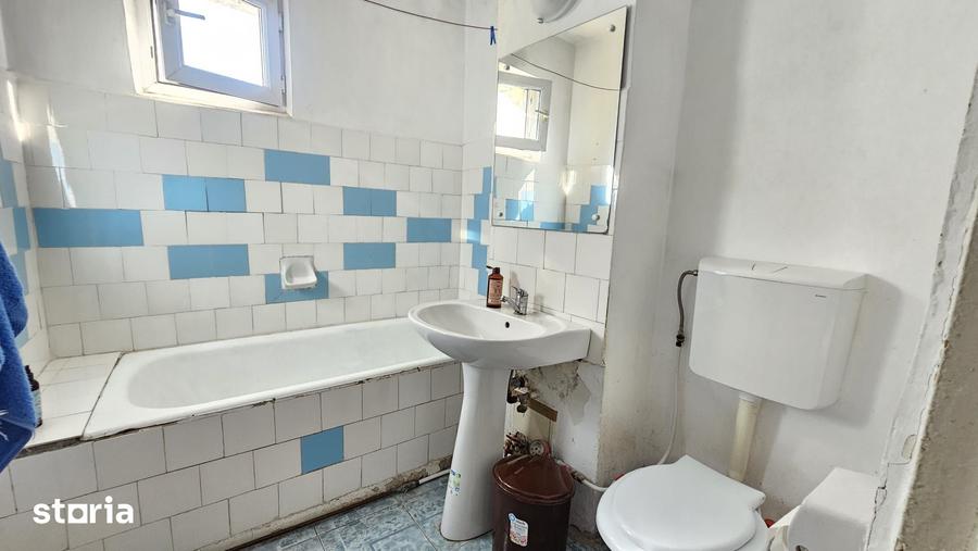 Apartament cu 2 camere decomandat în Micro 21