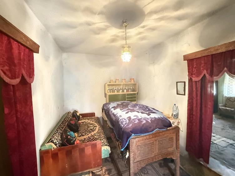 Casă cu 3 camere cu Teren 2195 Mp în Covăsinț