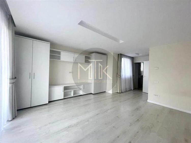 Duplex cu 6 camere cu Piscina în Pipera