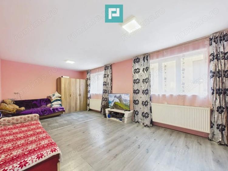 Casa P+E cu doua apartamente, zona Draga?ani - 9