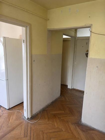 Apartament cu 3 camere decomandate, 68mp, cu finisaje clasice, 2 bai cu geam si 2 balcoane zona Grad - 2