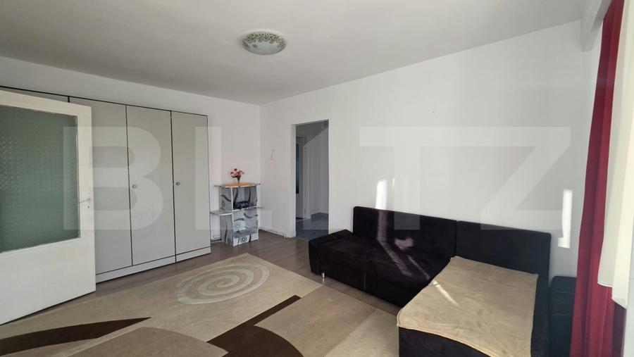 Apartament cu 2 camere semidecomandat, mobilat în Solidarității