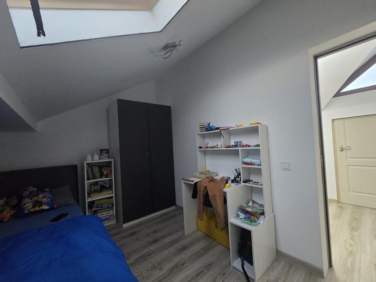 Apartament cu 4 camere decomandat, mobilat în Popas Păcurari