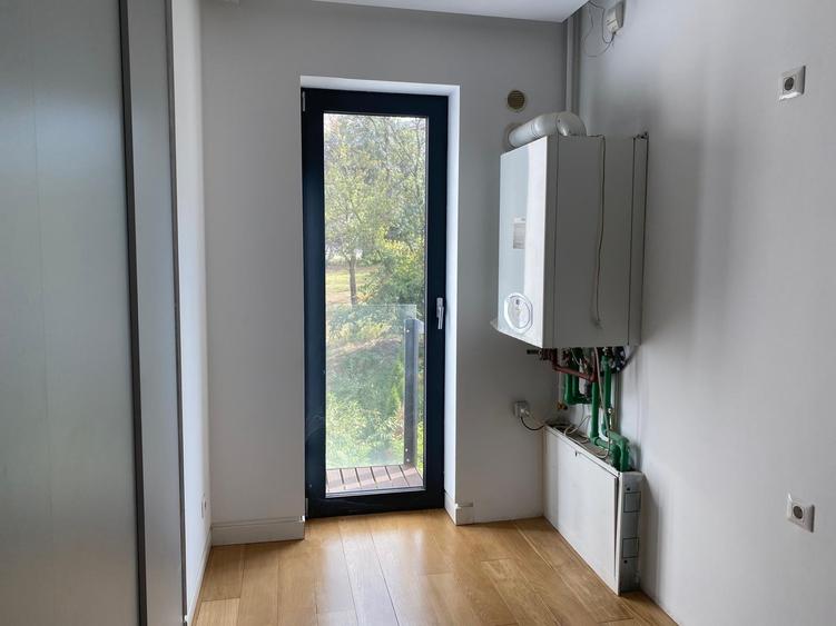 Apartament cu 3 camere semidecomandat în Cotroceni