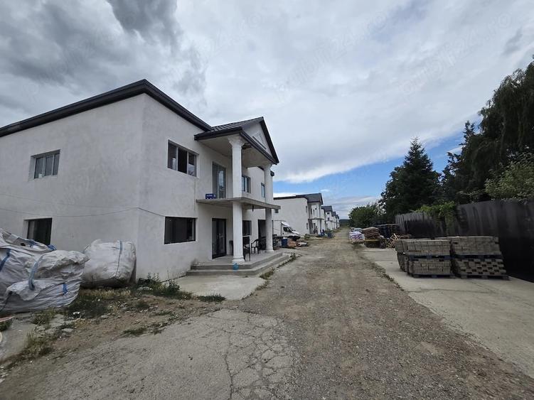 Casă cu Teren 615 Mp în Vernești
