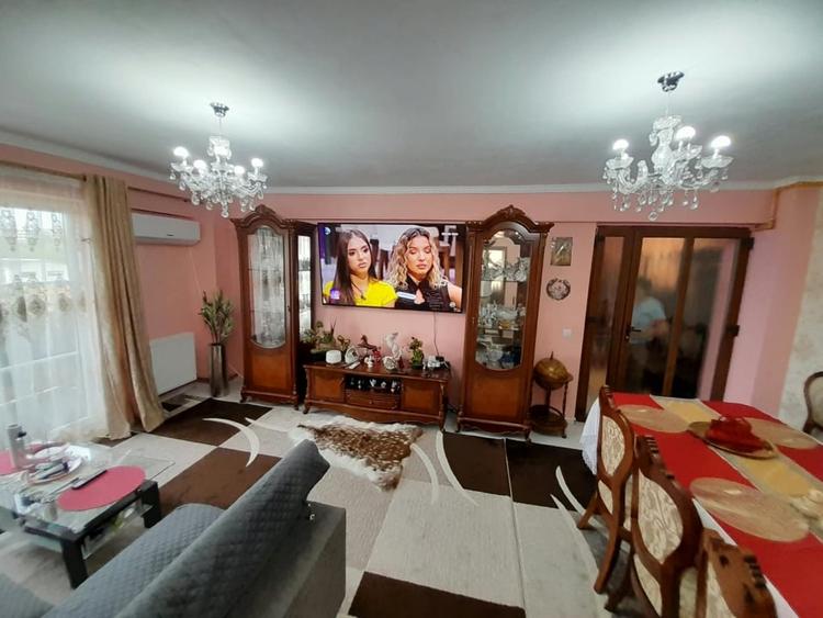 Apartament cu 3 camere decomandat, mobilat în Sud