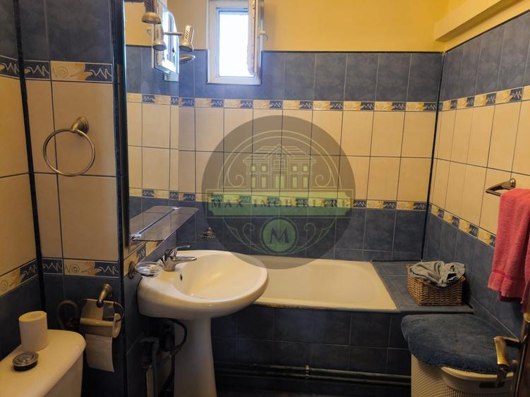 Apartament cu 4 camere decomandat în 9 Mai